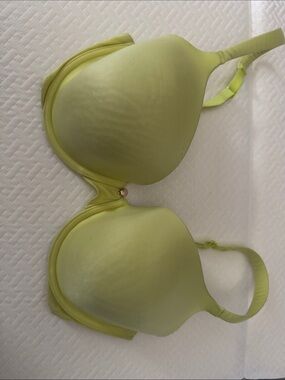 Victoria's Secret Light Lime Contour Bra